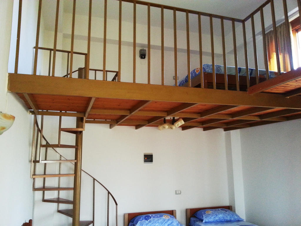 Flutura Apartments Avlonya Oda fotoğraf